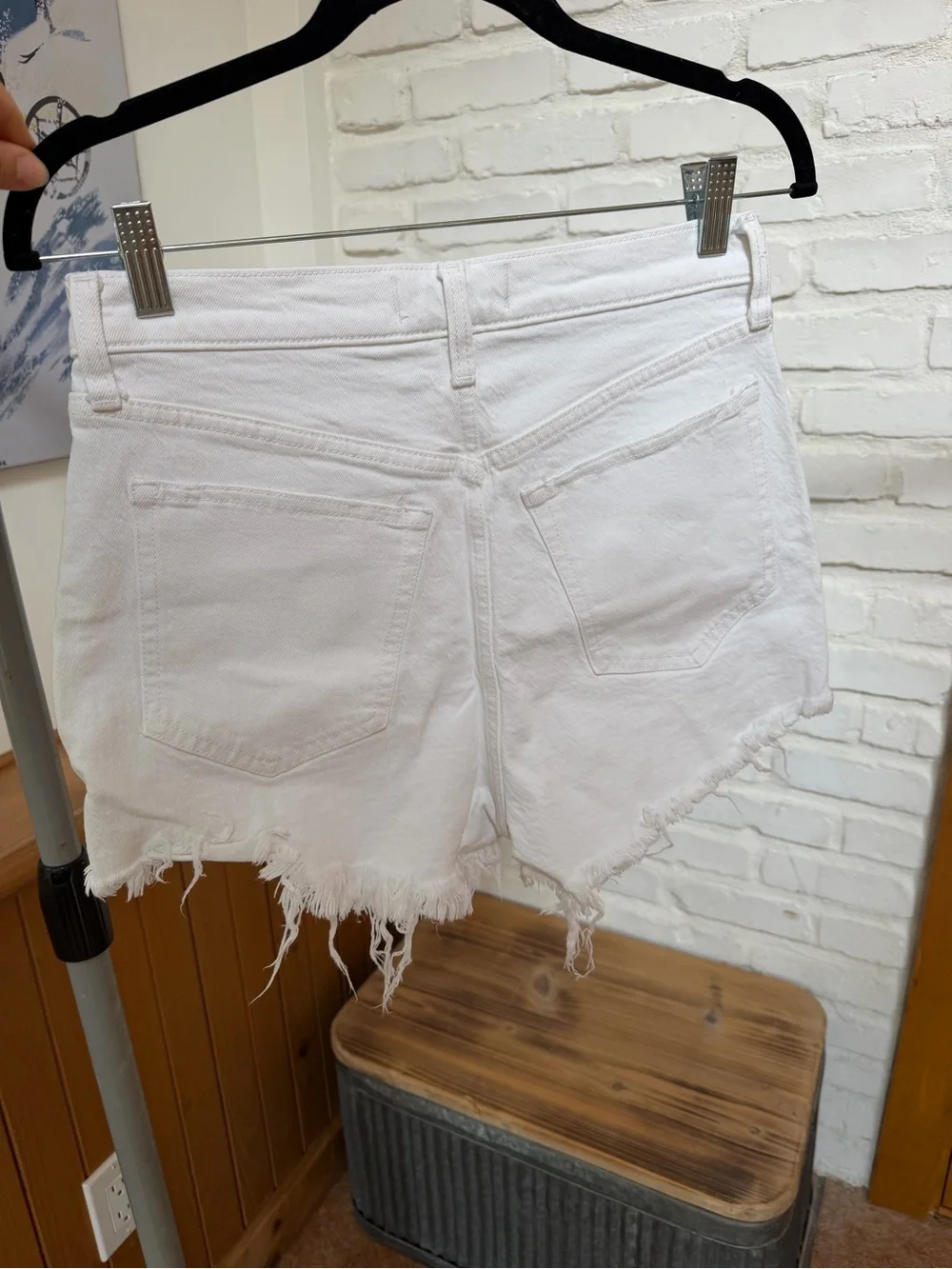 Abercrombie & Fitch Curve Love High Rise White Mom Shorts Size 27 / 4 - Picture 6 of 11